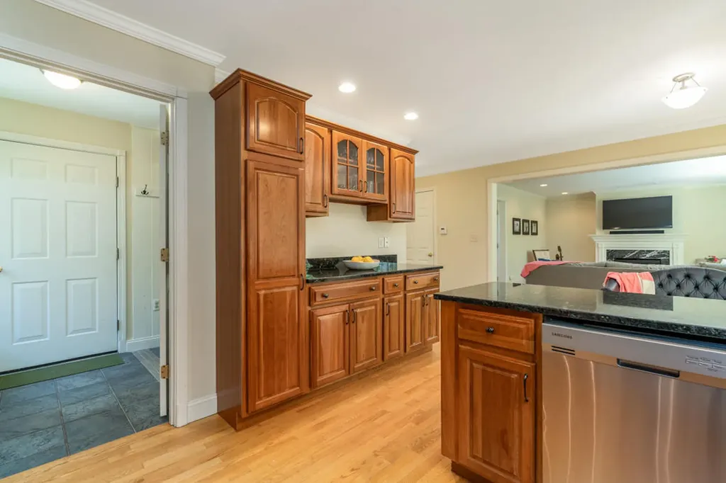 16 Farm House Lane Portland ME 04103