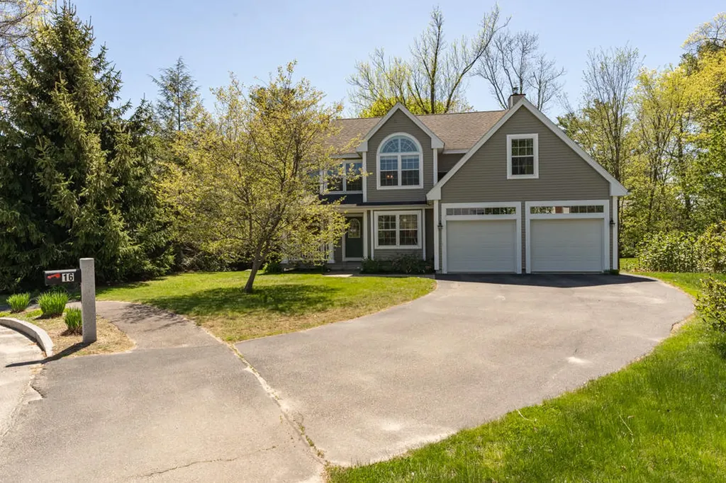 16 Farm House Lane Portland ME 04103