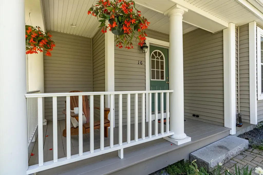 16 Farm House Lane Portland ME 04103
