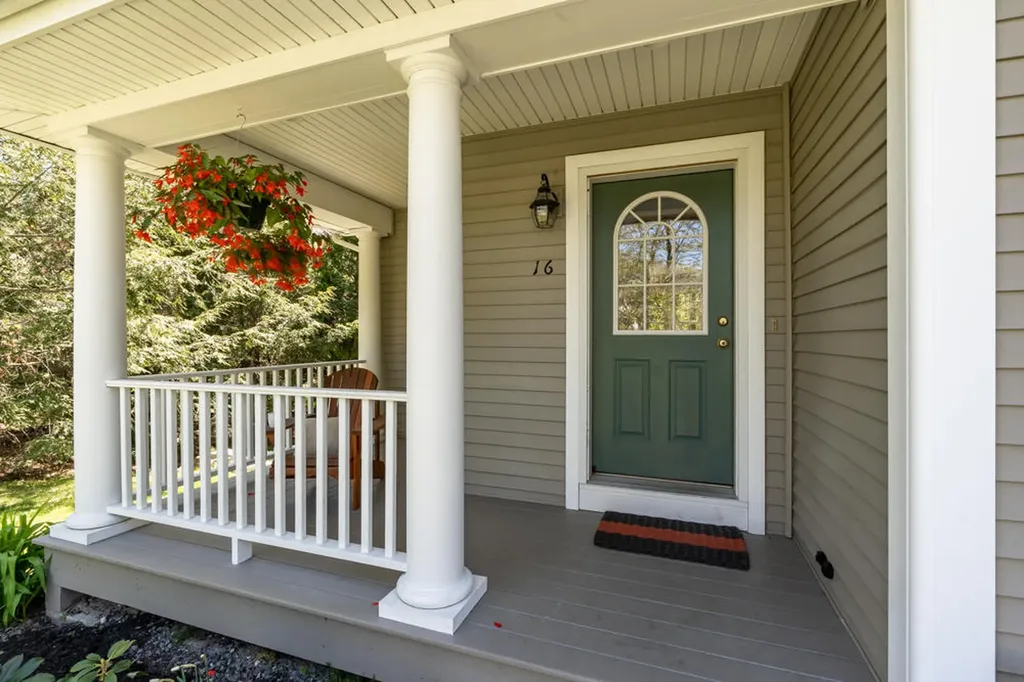 16 Farm House Lane Portland ME 04103