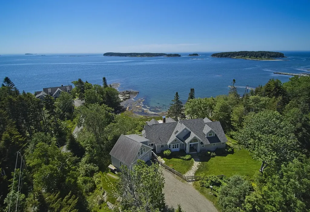 349 Island Avenue Saint George ME 04859