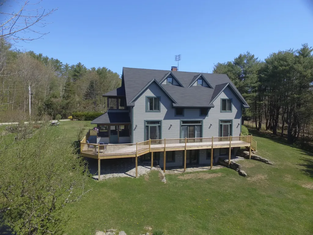 594 Old County Road Washington ME 04574