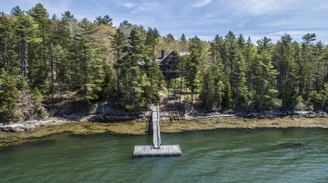 544 West Side Road Boothbay ME 04357