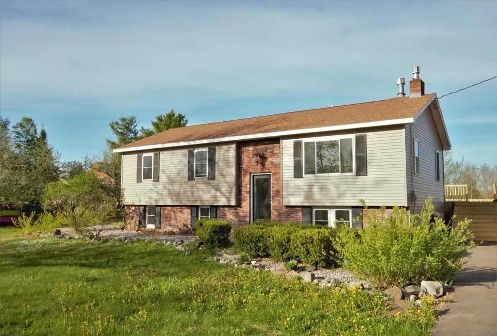 2856 Ohio Street Glenburn ME 04401