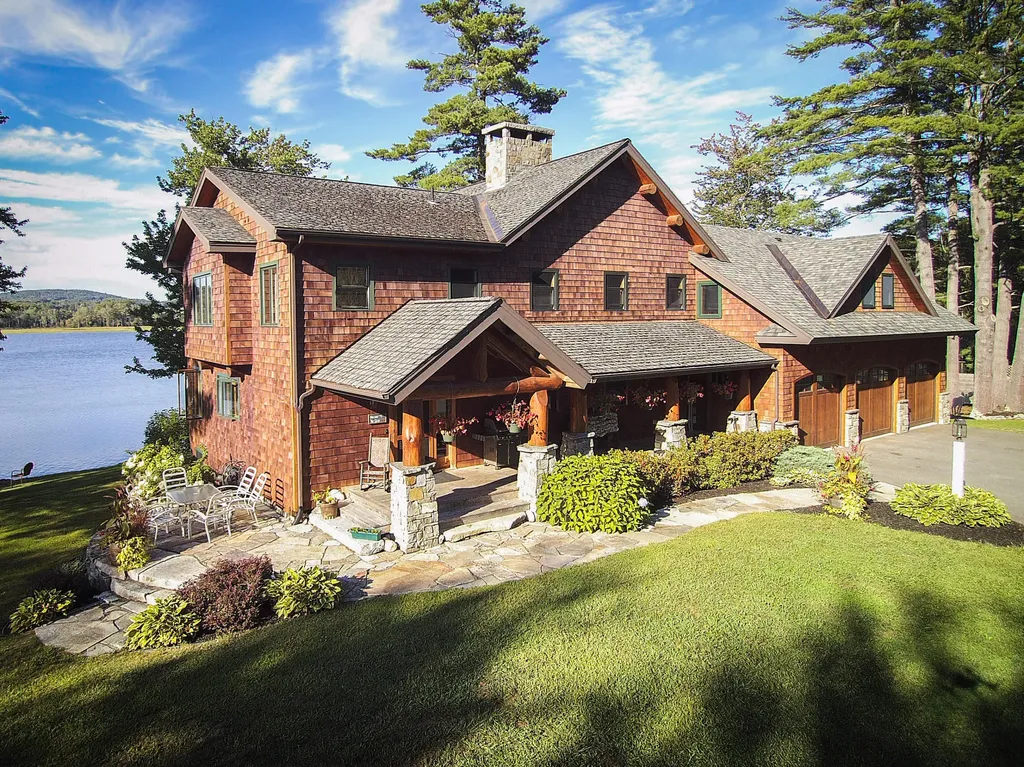 72 Burtons Lane Winthrop ME 04364