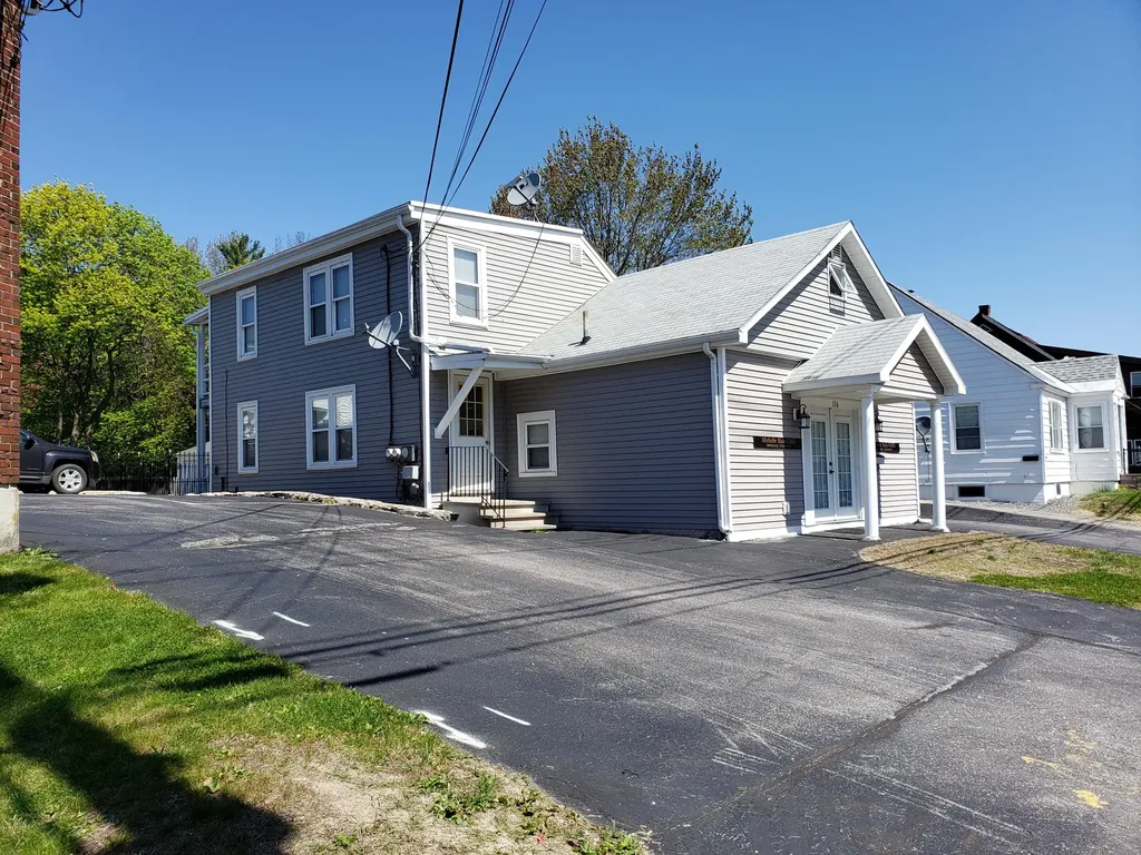 176 East Avenue Lewiston ME 04240