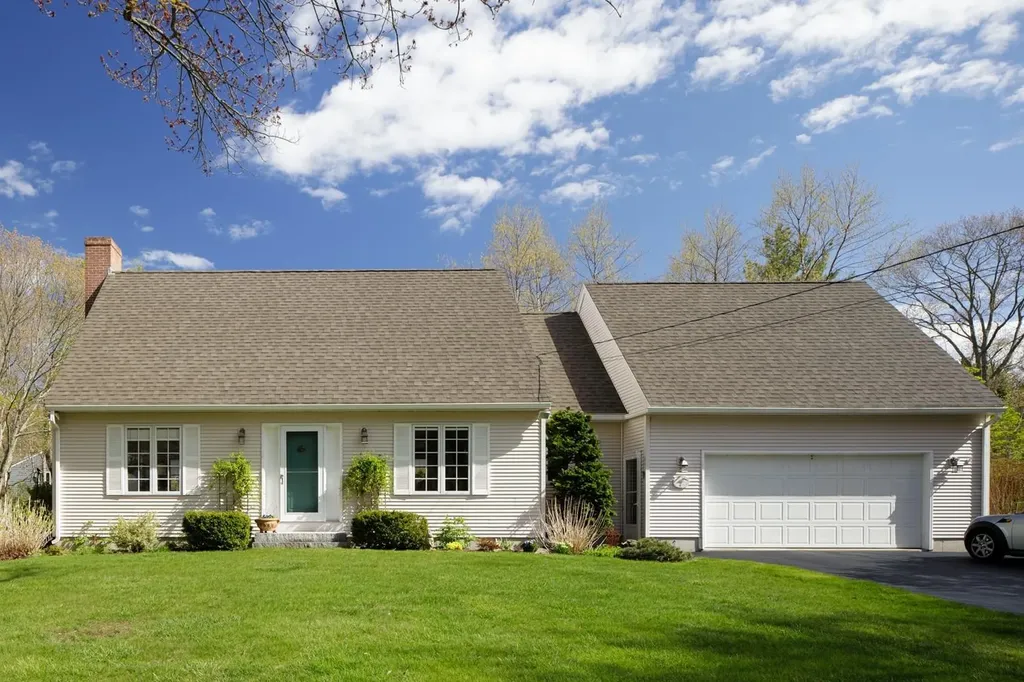 3 Eureka Avenue York ME 03909