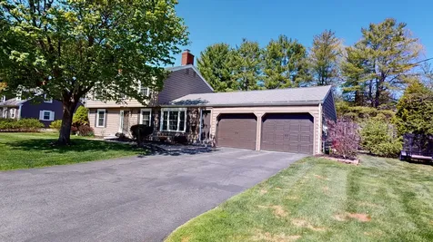 24 Buttonwood Lane Lewiston ME 04240