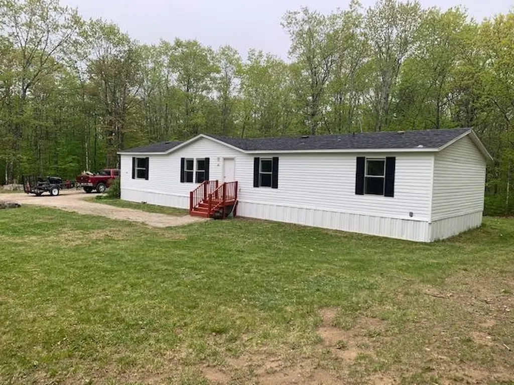 27 Shaker Woods Road Raymond ME 04071