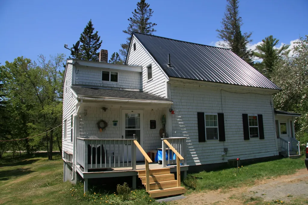 2 River Road Abbot ME 04406