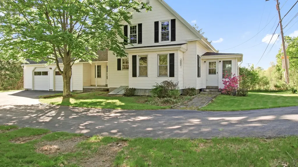 82 Winthrop Street Hallowell ME 04347