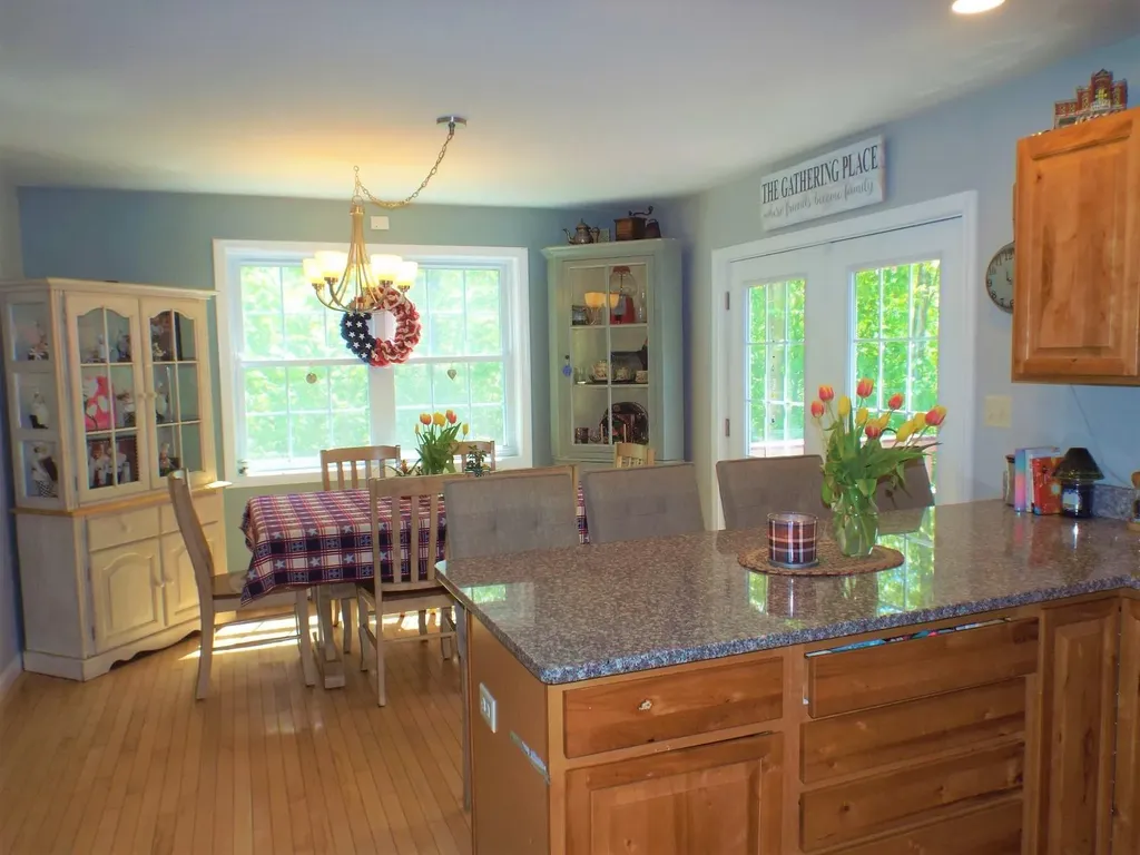 3 Escott Way Naples ME 04055