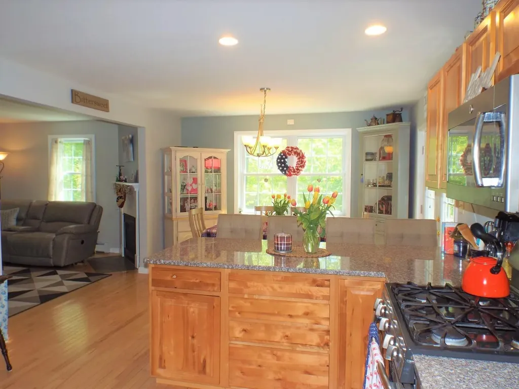 3 Escott Way Naples ME 04055