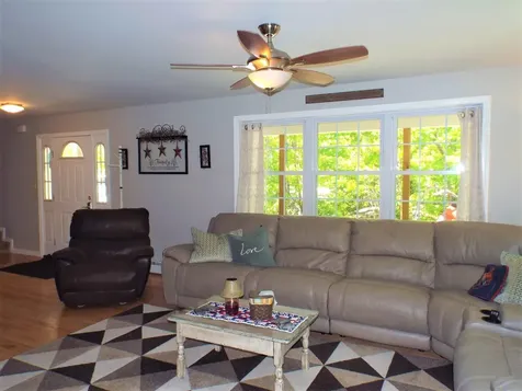 3 Escott Way Naples ME 04055