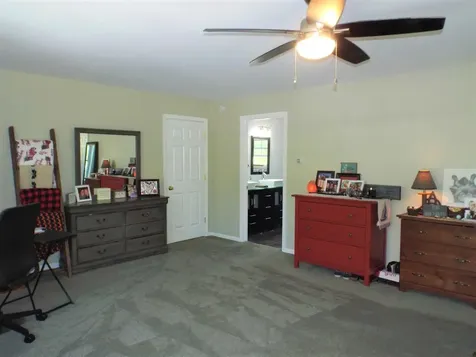 3 Escott Way Naples ME 04055