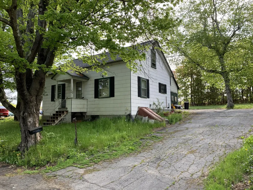 15 Brann Avenue Augusta ME 04330