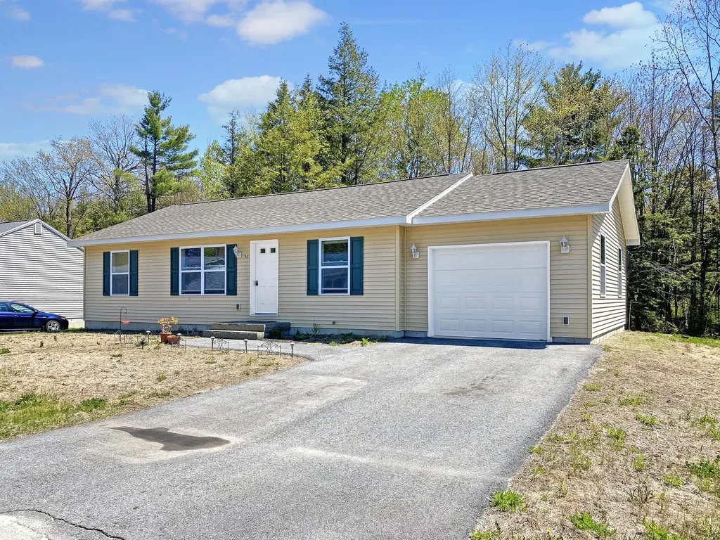 32 Fox Hollow Drive Auburn ME 04210