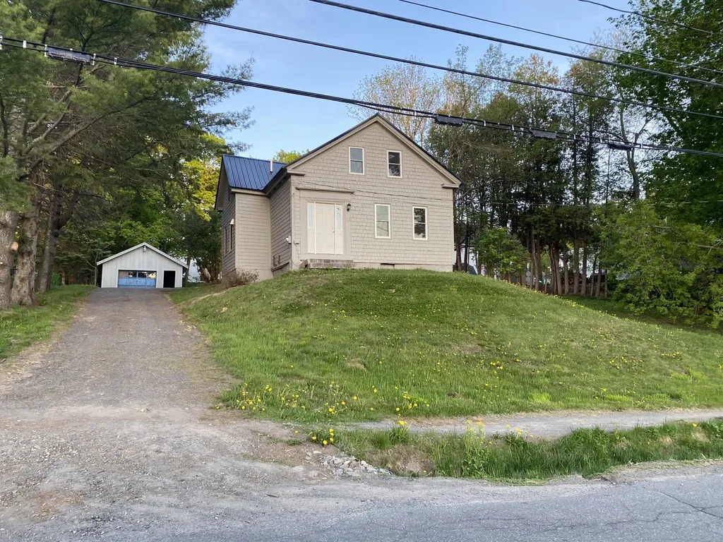 33 Pleasant Street Dexter ME 04930