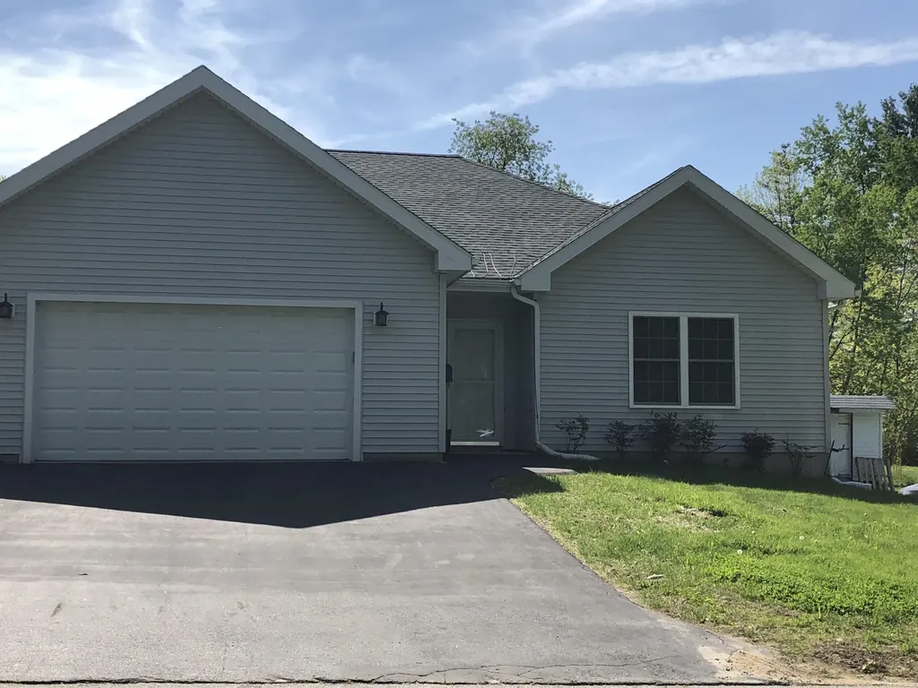 381 Pond Road Lewiston ME 04240
