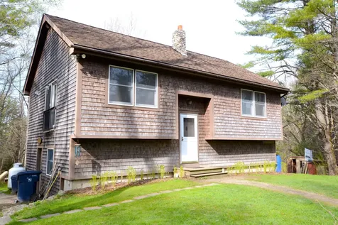2146 Eastern Road Warren ME 04864