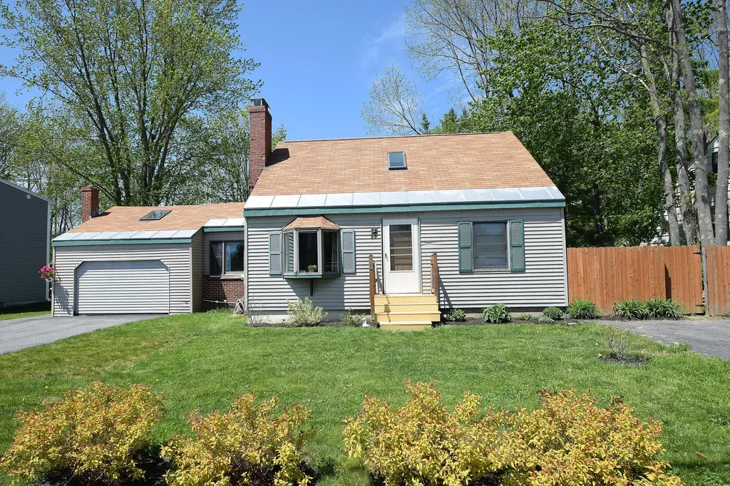 28 Pride Street Westbrook ME 04092