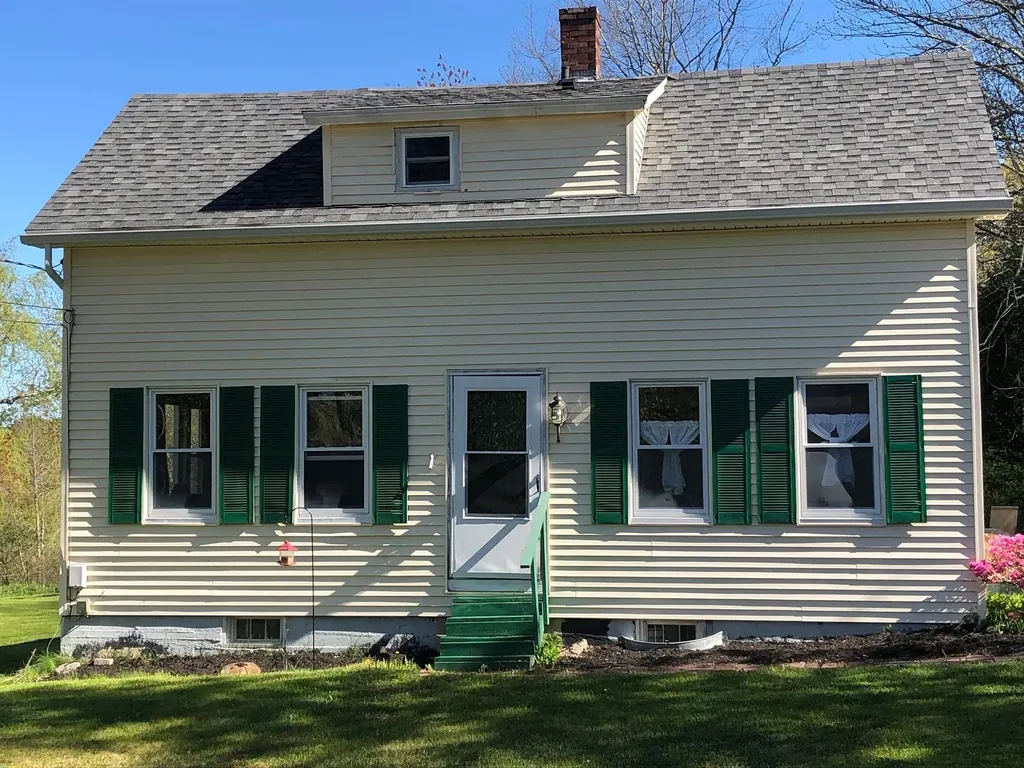 54 Montgomery Avenue Warren ME 04864