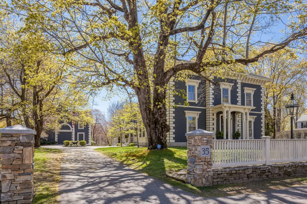35 Summer Street Kennebunk ME 04043