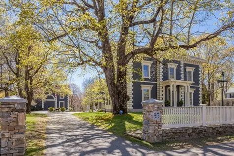 35 Summer Street Kennebunk ME 04043