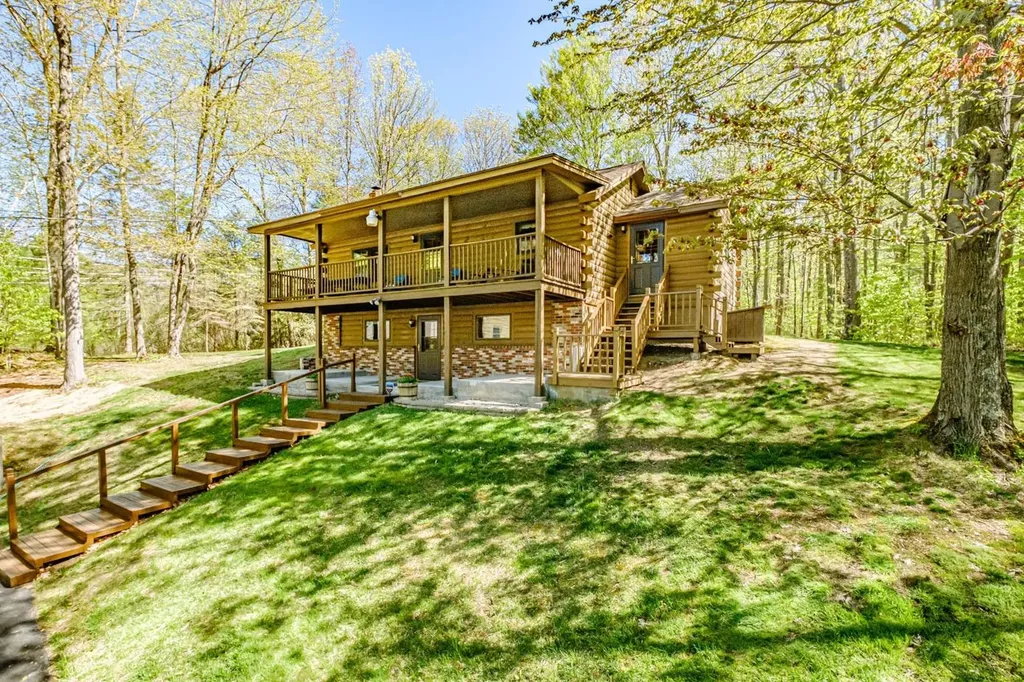 378 River Road Buxton ME 04093