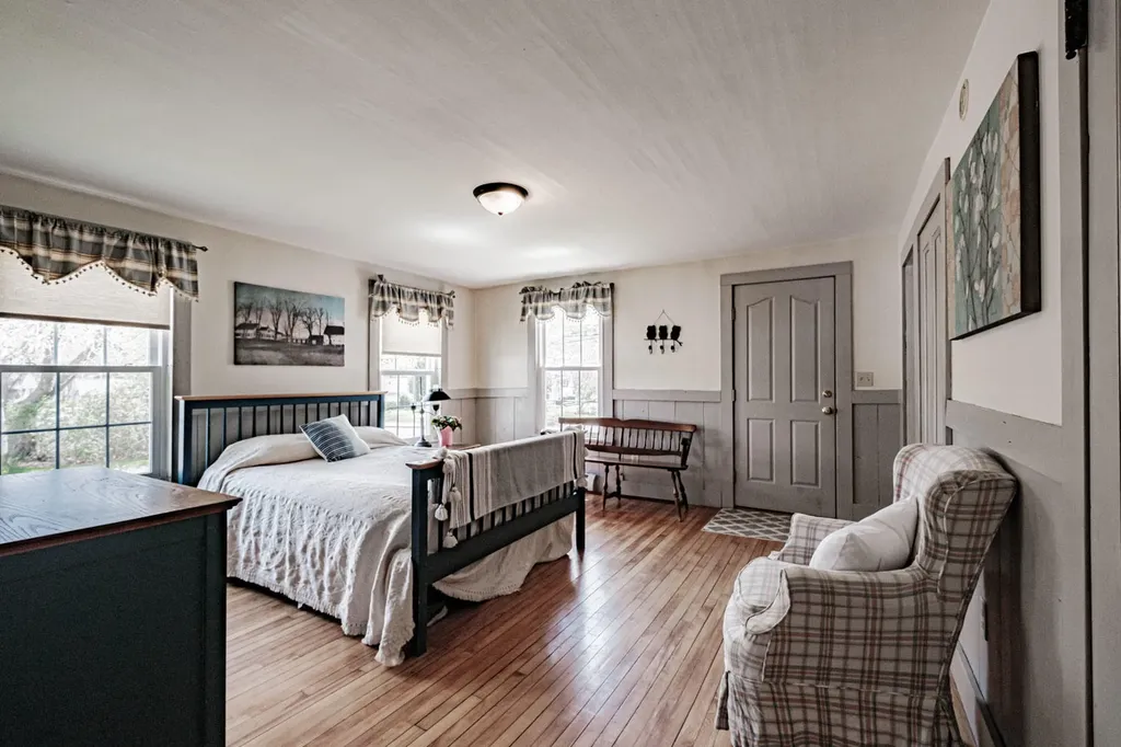 49 Elmwood Avenue Scarborough ME 04074