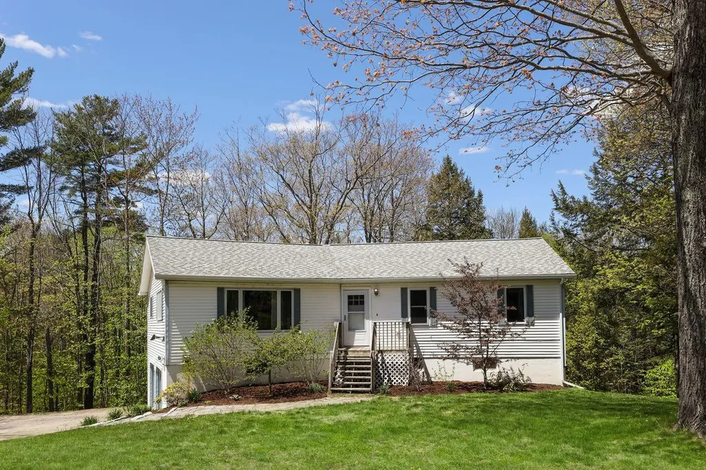1050 Brunswick Road Richmond ME 04357