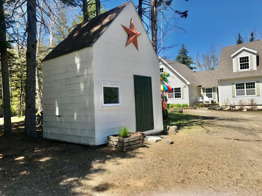 12 Carlson Lane Saint George ME 04860