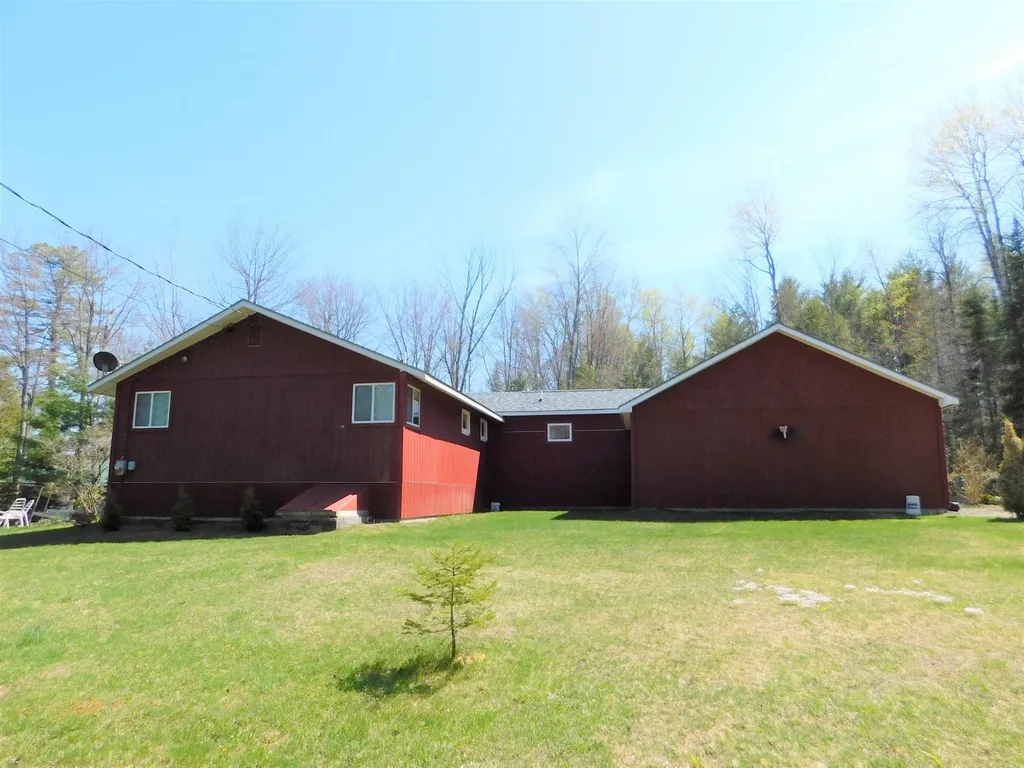 12 Moonlight Lane Hartland ME 04943