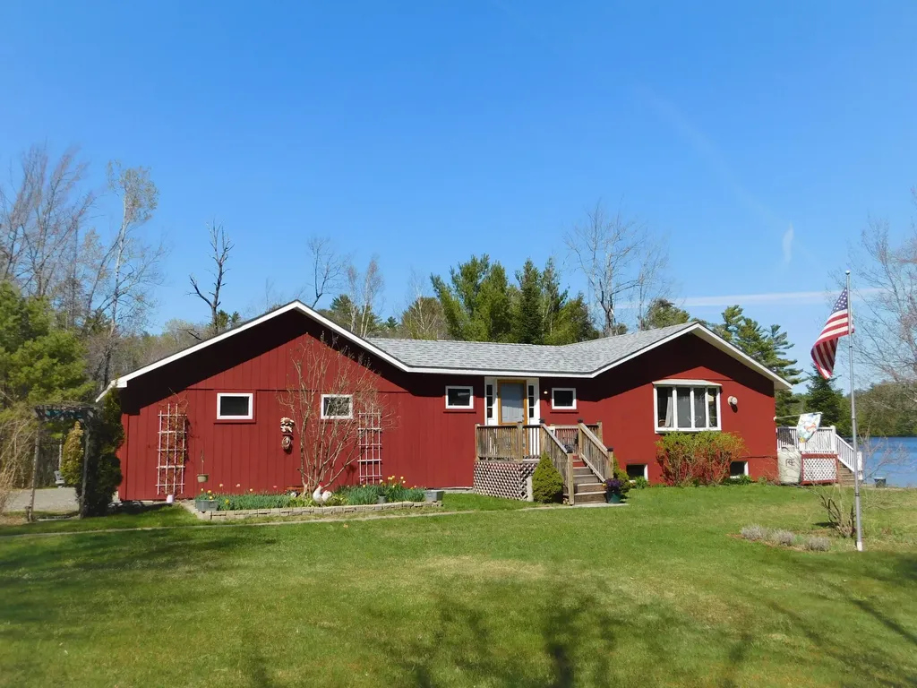 12 Moonlight Lane Hartland ME 04943