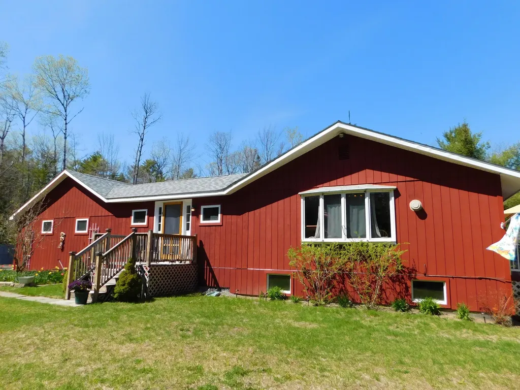 12 Moonlight Lane Hartland ME 04943