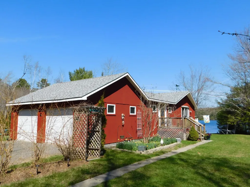 12 Moonlight Lane Hartland ME 04943