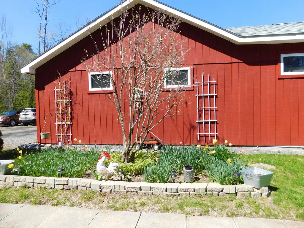 12 Moonlight Lane Hartland ME 04943