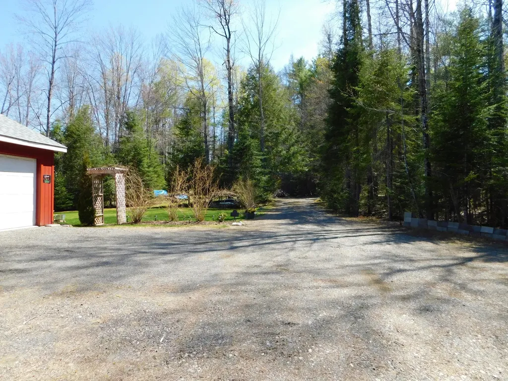 12 Moonlight Lane Hartland ME 04943