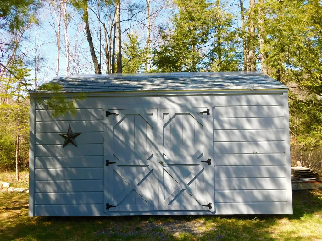 12 Moonlight Lane Hartland ME 04943