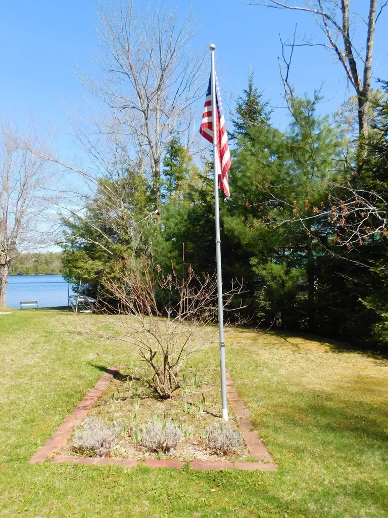 12 Moonlight Lane Hartland ME 04943