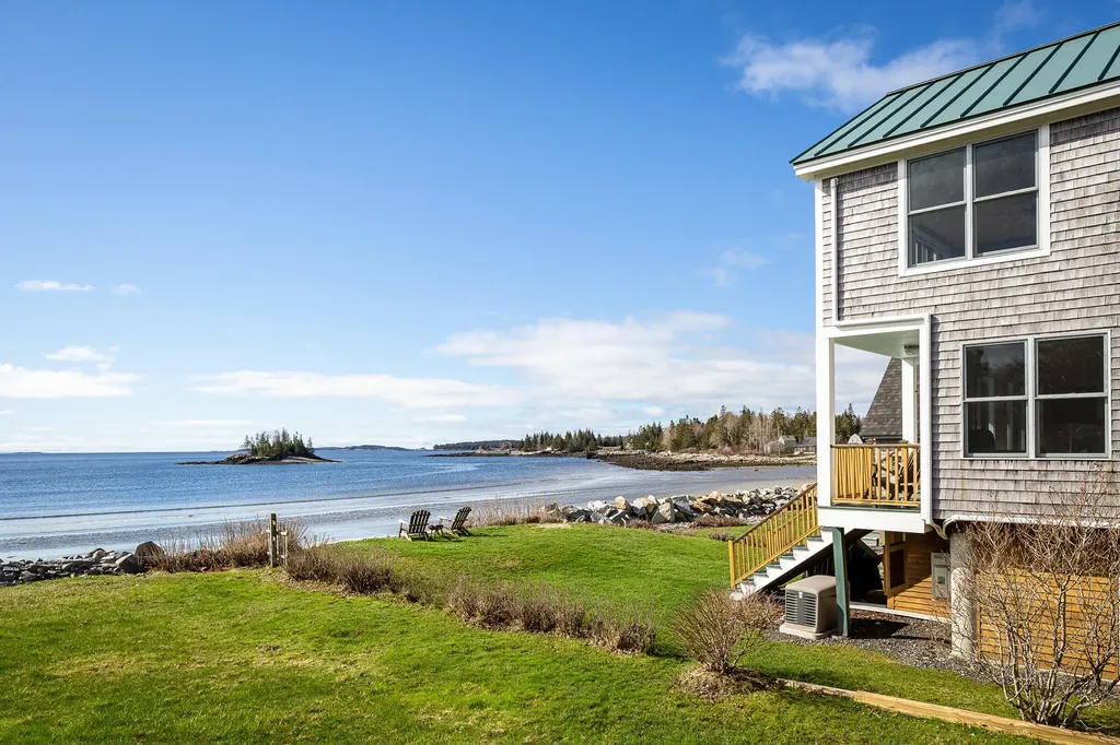 15 Stonehurst Lane Owls Head ME 04854