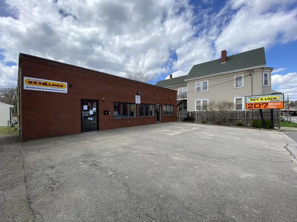 71 Center Street Brewer ME 04412