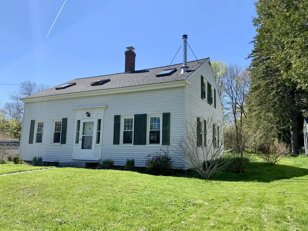 28 Pond Street Orono ME 04473
