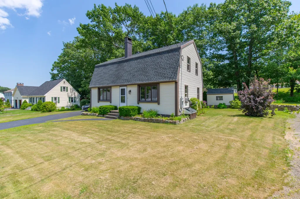 30 Greenfield Lane Biddeford ME 04005