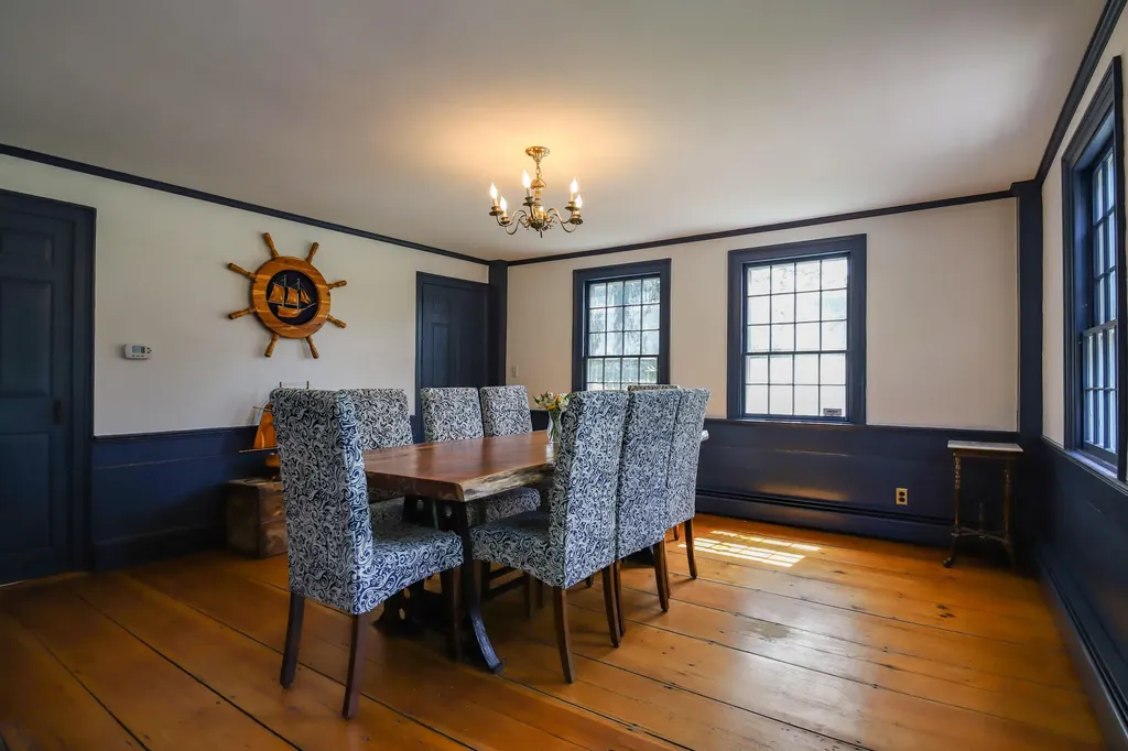 672 Ocean Avenue Portland ME 04103