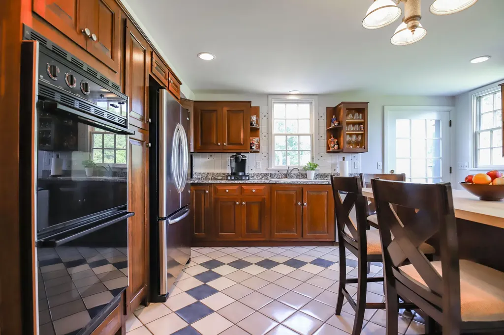 672 Ocean Avenue Portland ME 04103