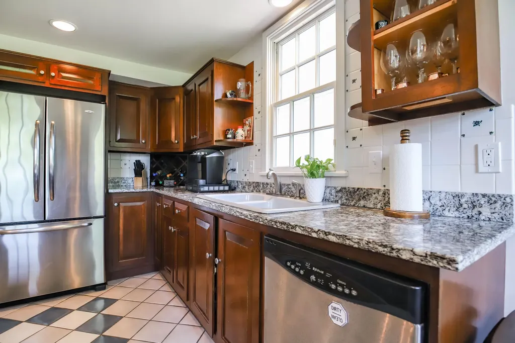 672 Ocean Avenue Portland ME 04103