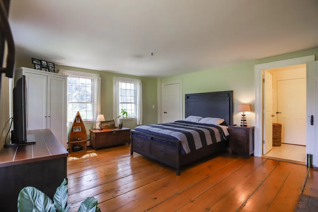 672 Ocean Avenue Portland ME 04103