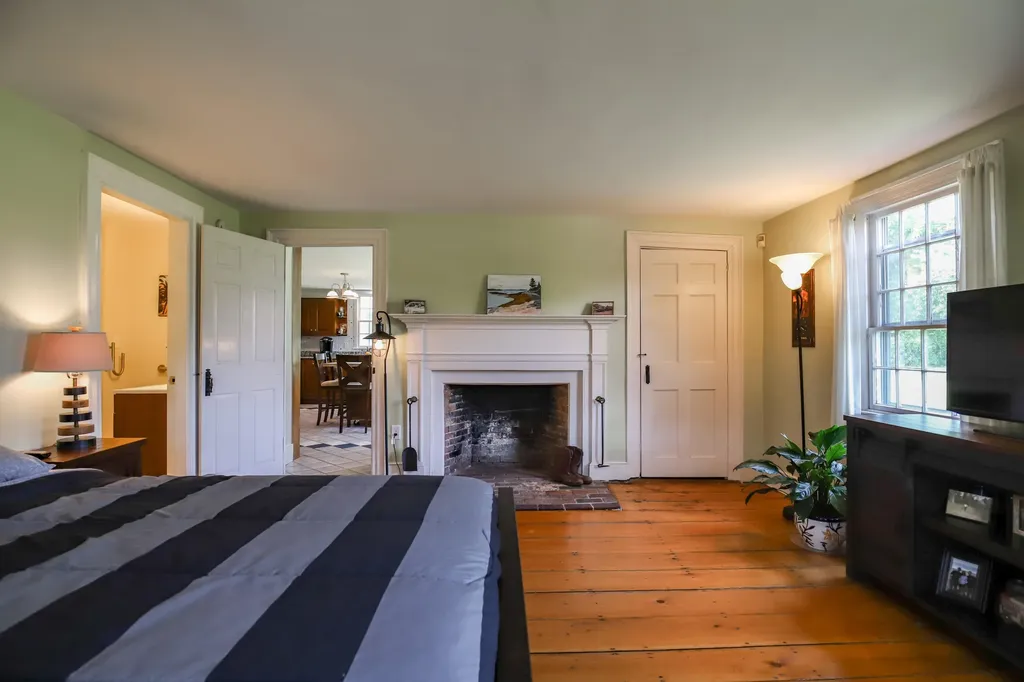 672 Ocean Avenue Portland ME 04103
