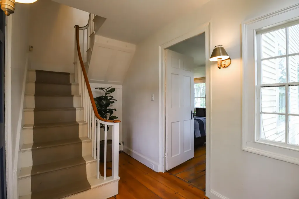 672 Ocean Avenue Portland ME 04103